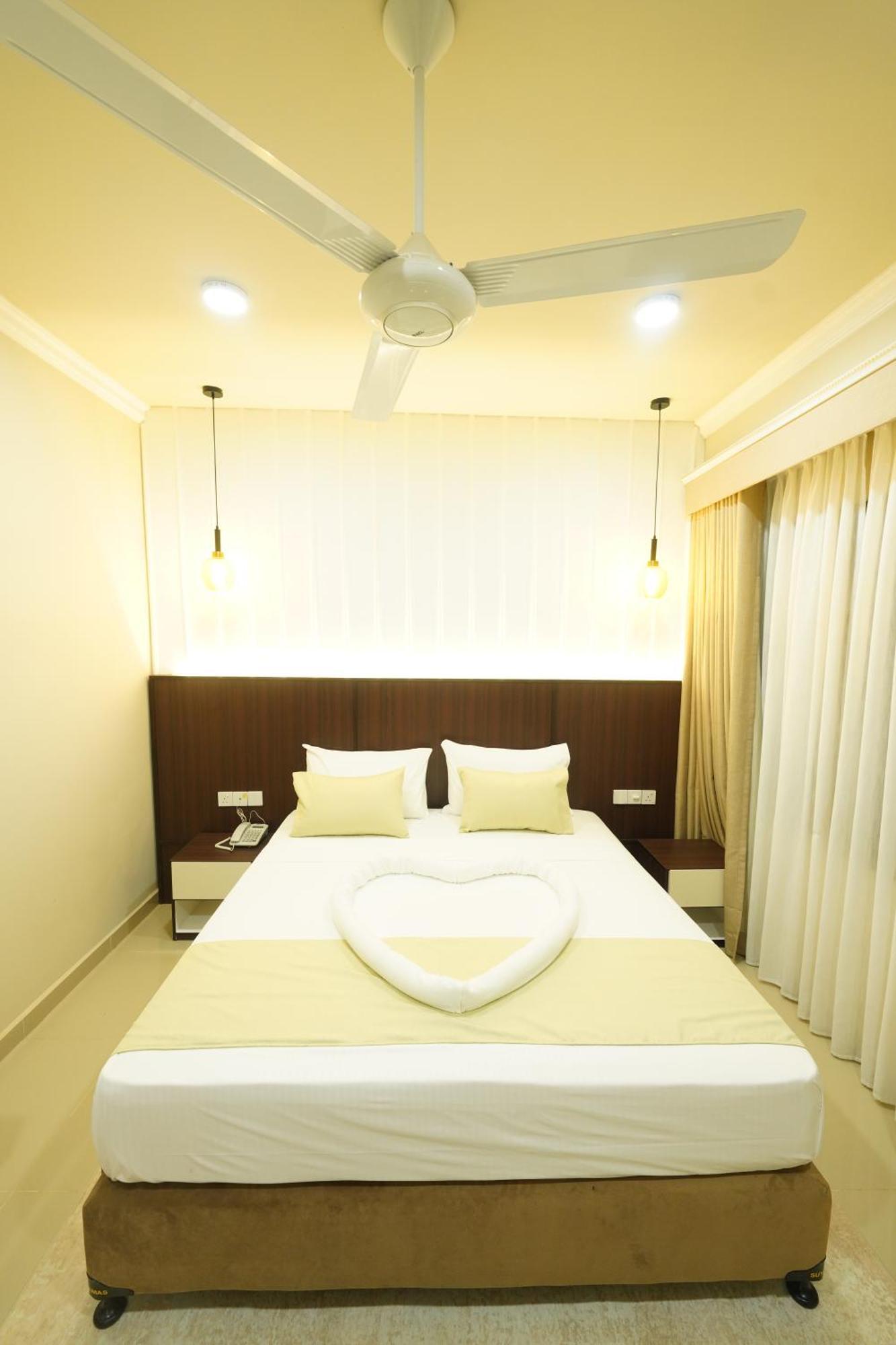 Hotel Grand Amanee Ratnapura Exterior foto