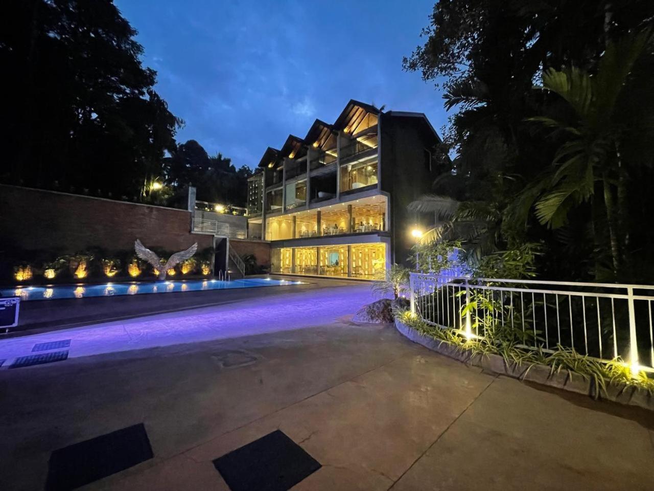 Hotel Grand Amanee Ratnapura Exterior foto